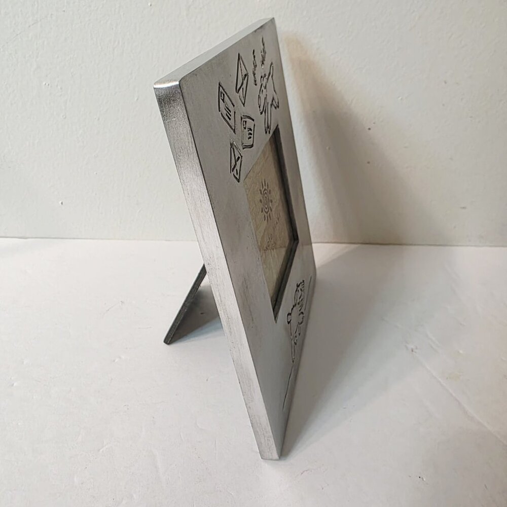 Vtg Free Standing Metal Photo Picture Frame Puppy Dog Chasing Mail Woof Woof - Picture 5 of 7